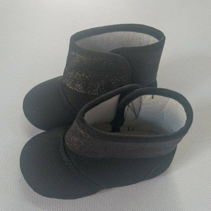 Botinha Jacar com Gliter Preta