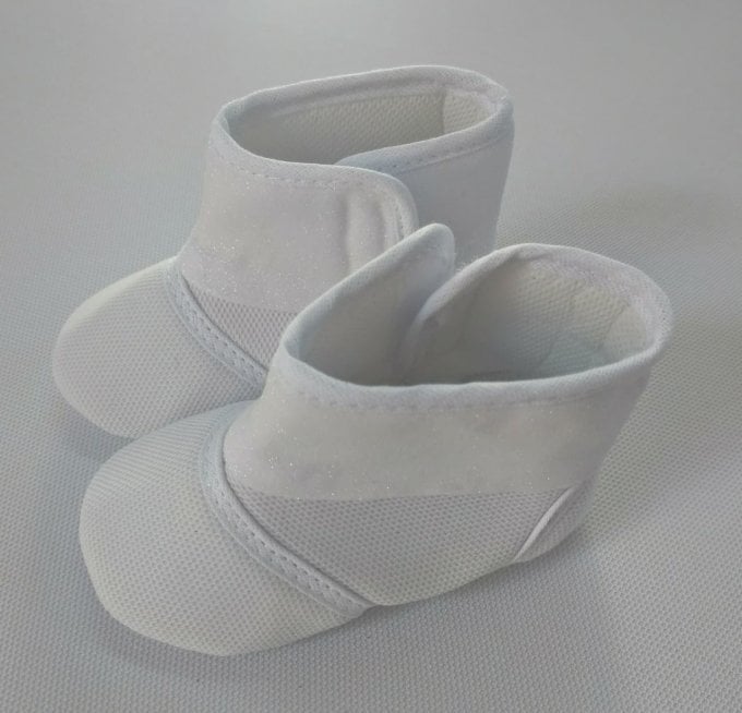 Botinha Jacar com Gliter Branca