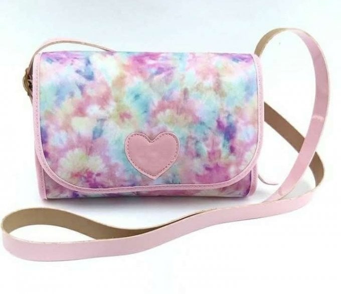 Bolsinha Charminho Estampa Tie Dye 