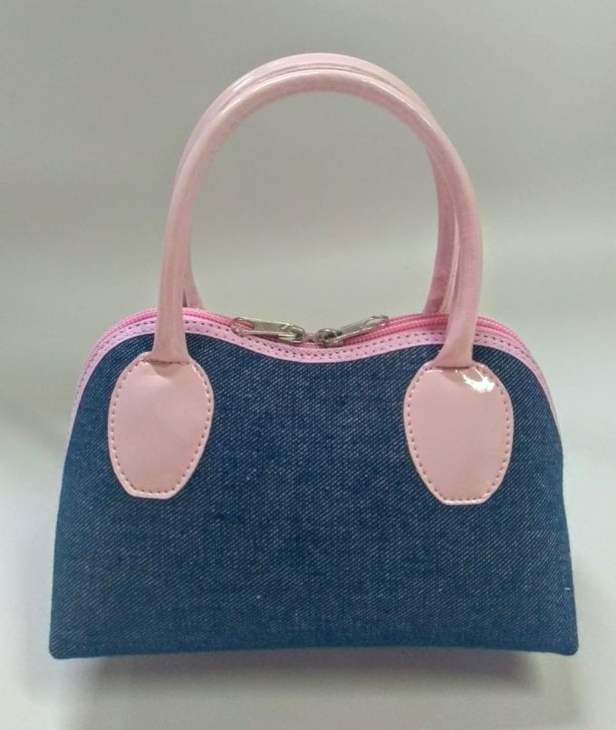 Bolsinha de Mão Jeans com Rosa 