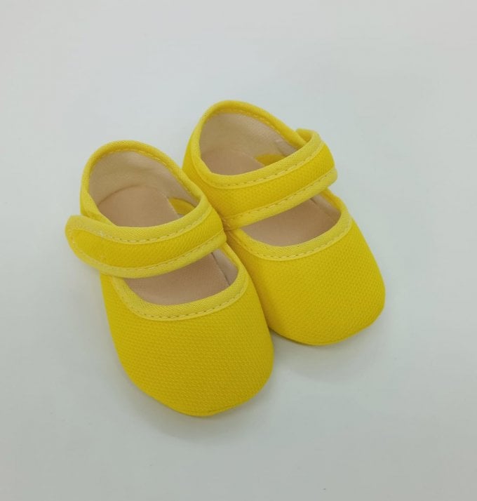 Sapatinho Jacar Boneca Amarelo