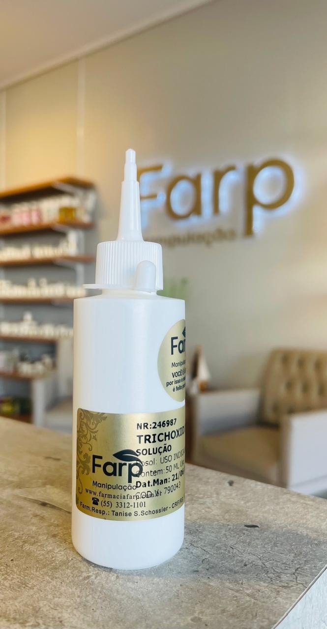 Solução Minoxidil e Fatores de Crescimento 