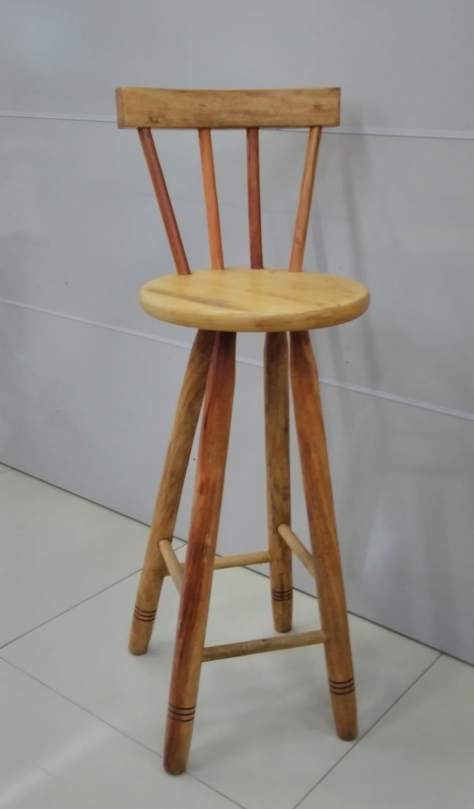 Banco Alto com Encosto SR