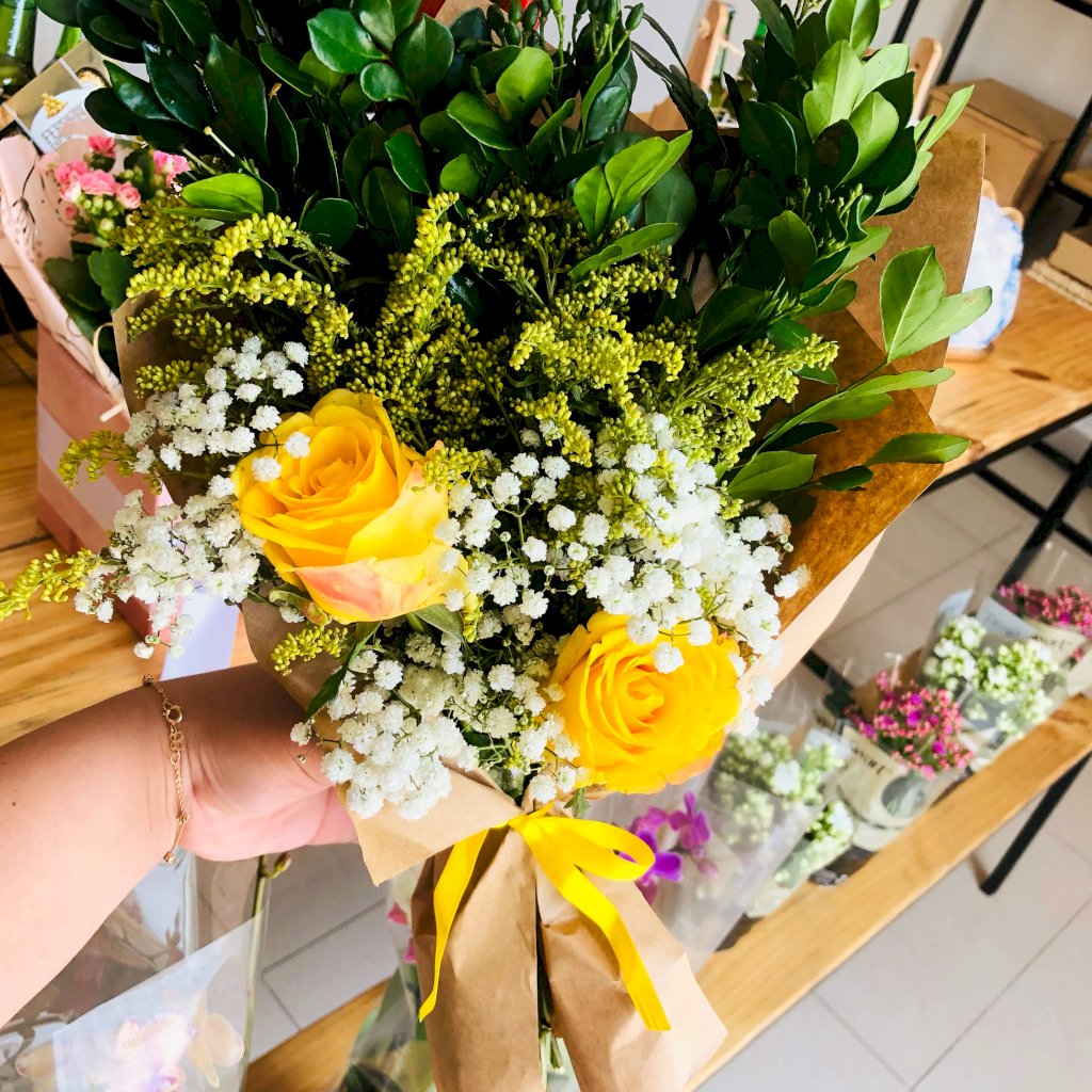 Leque com 2 Botões Amarelo