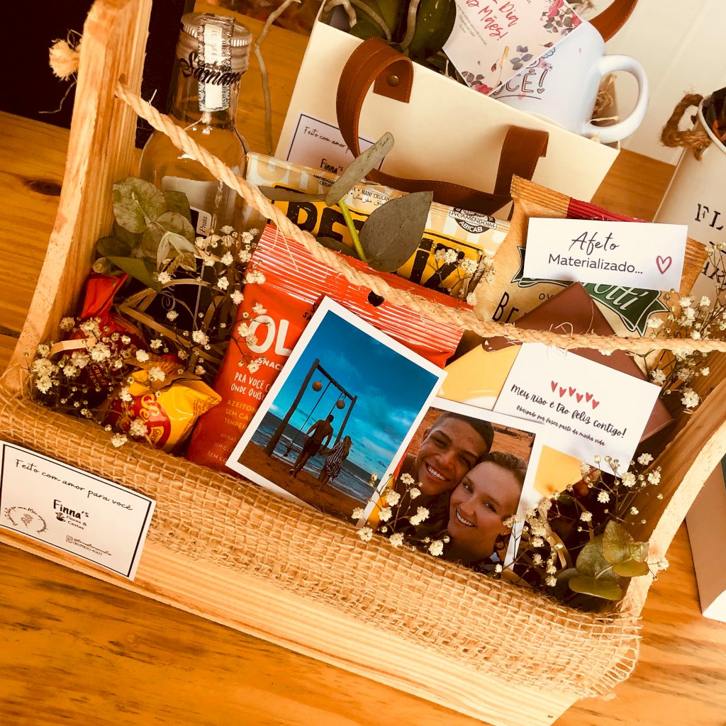 Caixote com Cachaça e Petiscos 