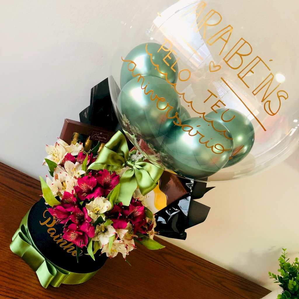 Box com Balão, Astromelias e Chocolates