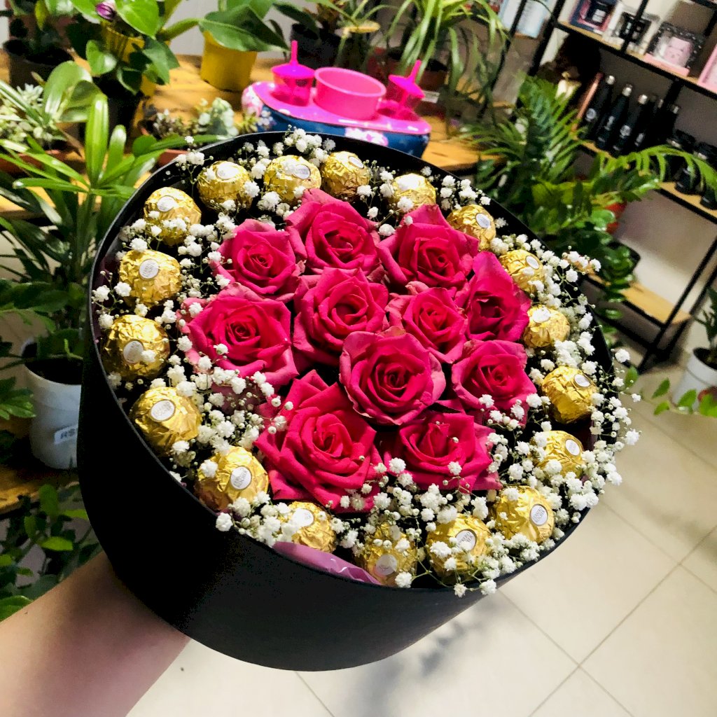 Box GG Floral com Ferreros 