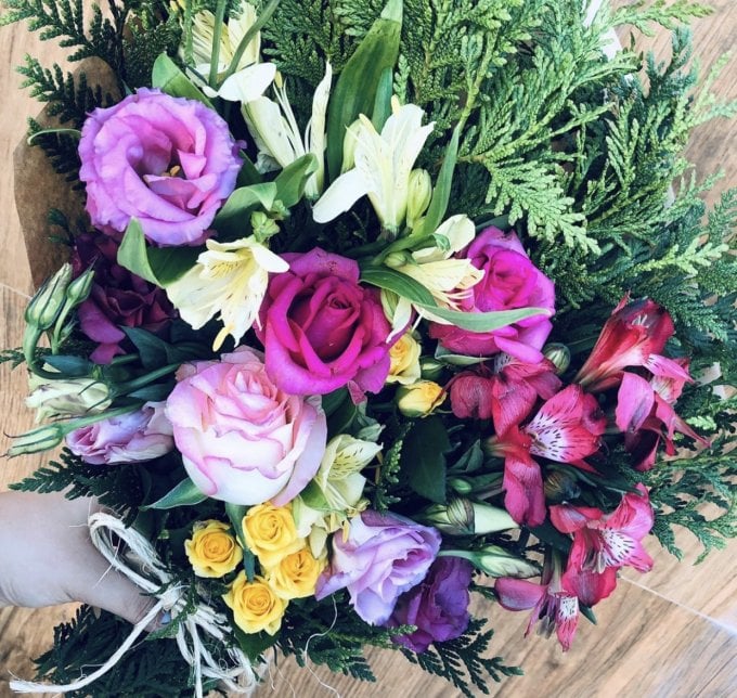 Leque com Mix de Rosas P 