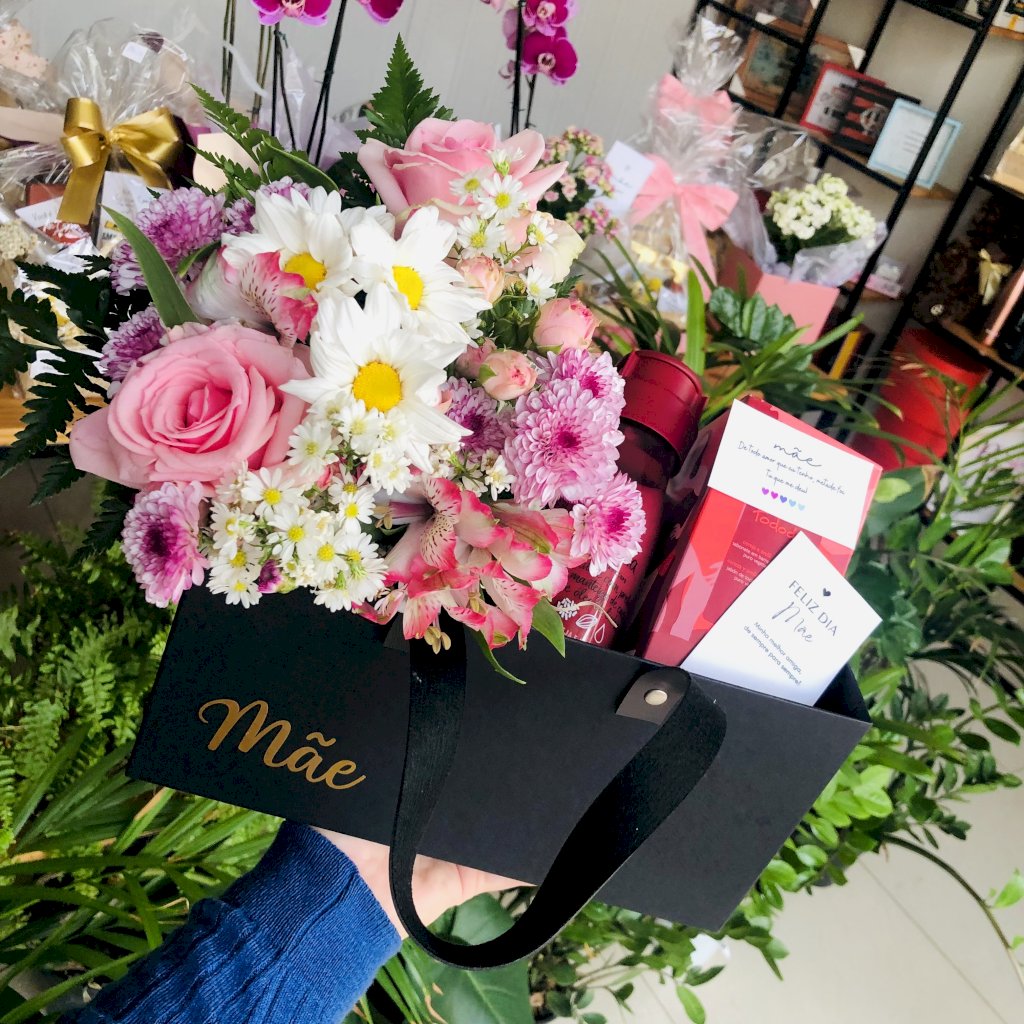 Bag Box com Flores, Hidratante e Sabonete 