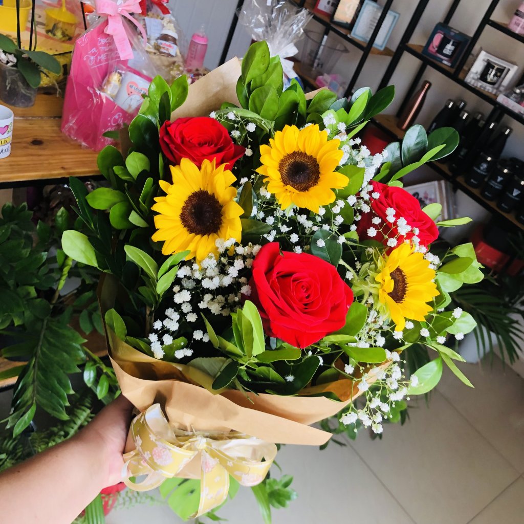 Floral 3 Botões e 3 Girassóis 