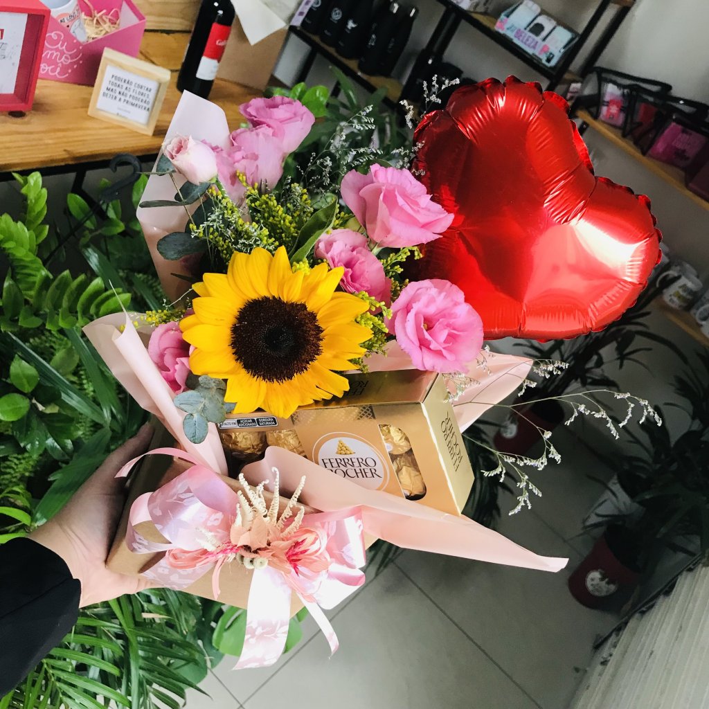 Box com Flores, Chocolate e Balão 