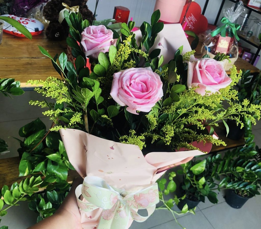 Floral com 3 botões Rosa 