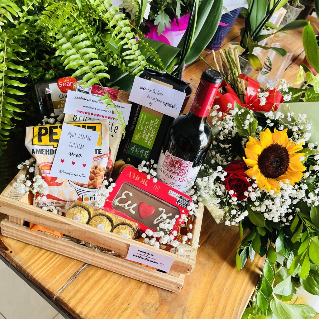 Cesta com Vinho e Flores 