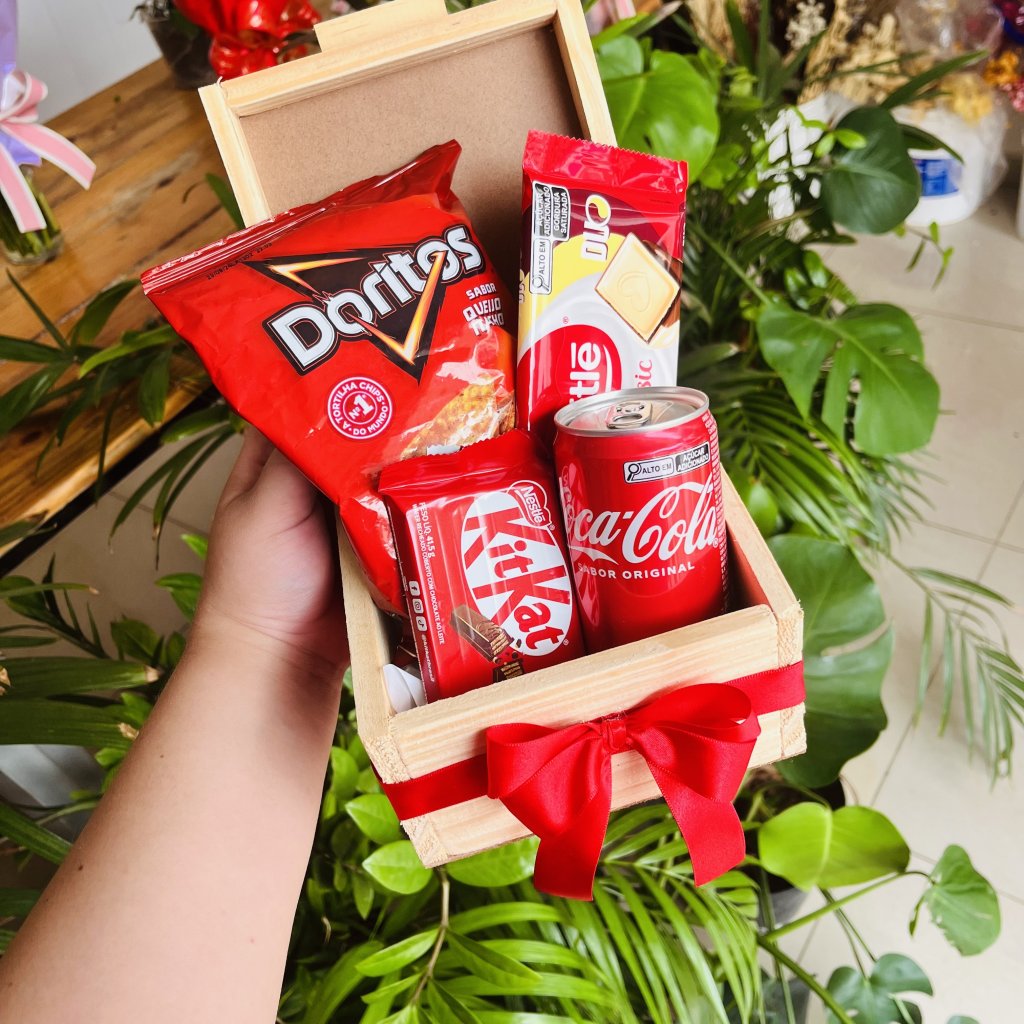 Bauzinho com Doritos, Coquinha e Chocolates 