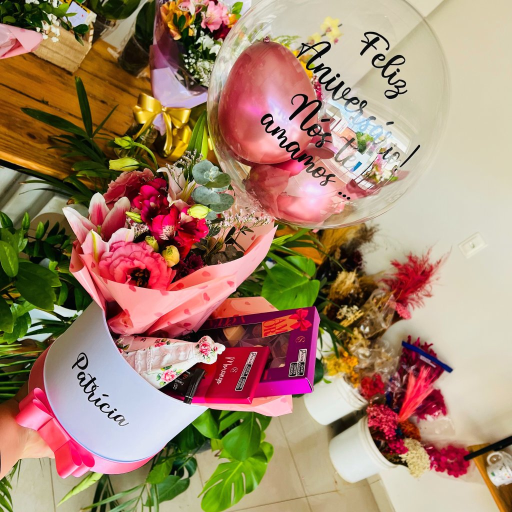 Box com Balão, Flores, Chocolates e Imagem