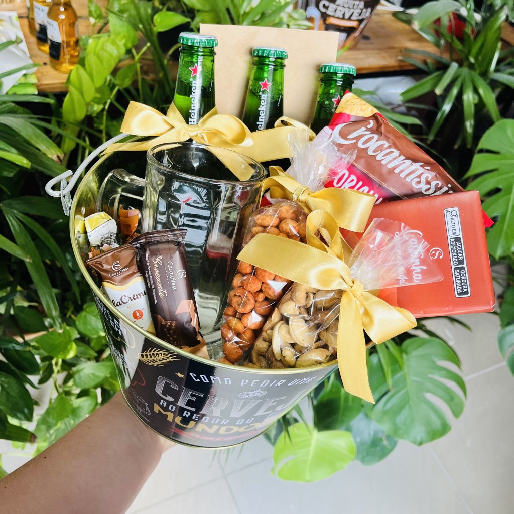 Balde com Cervejas e Caneca 