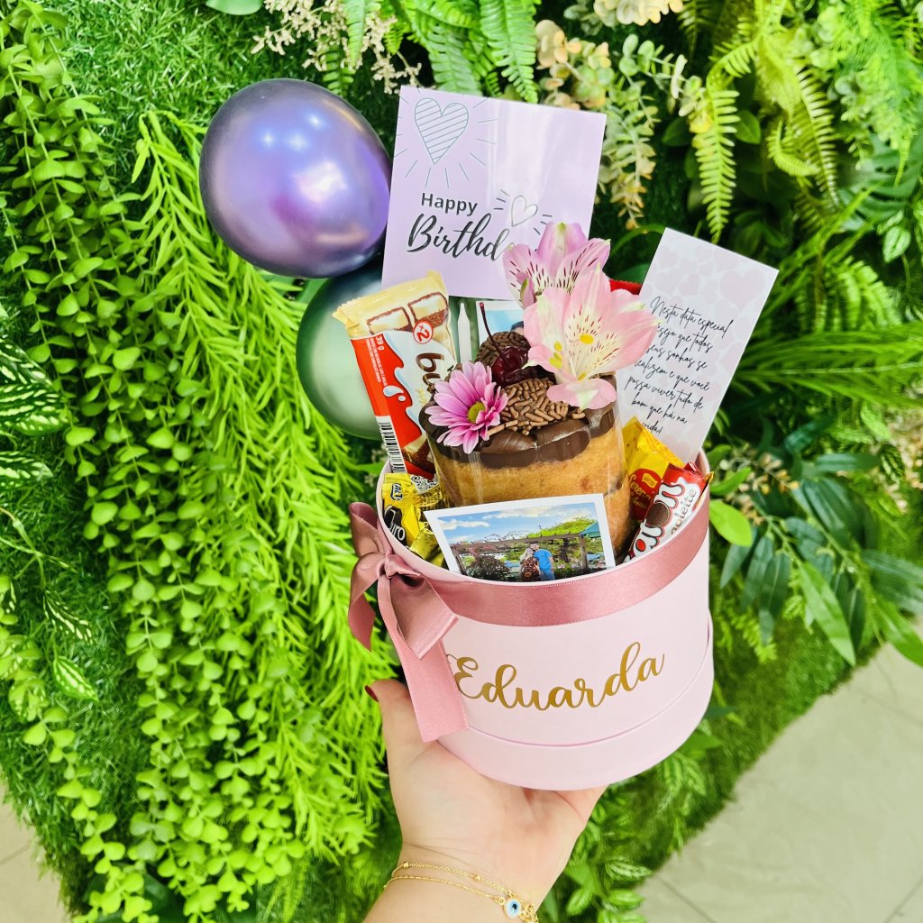 Box Aniversário com Mini bolo 