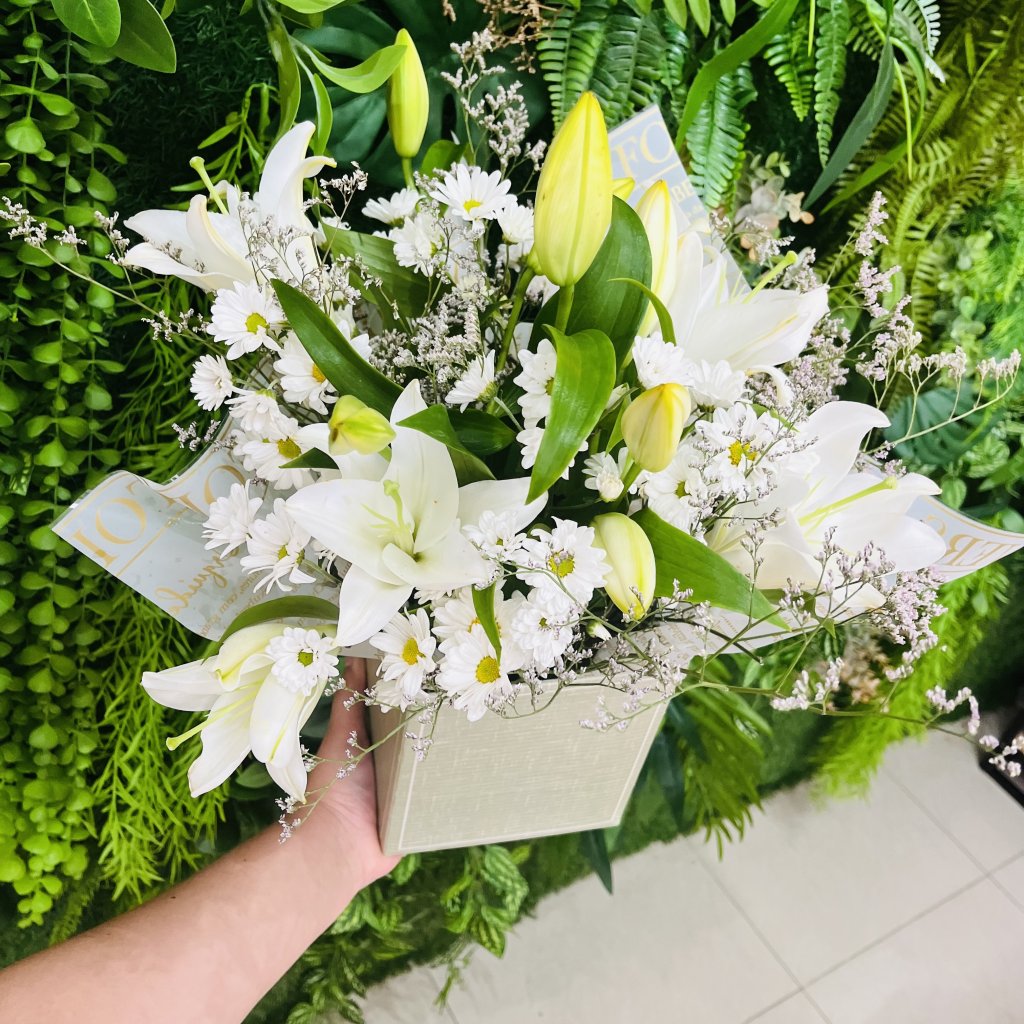 Box com Lírios 