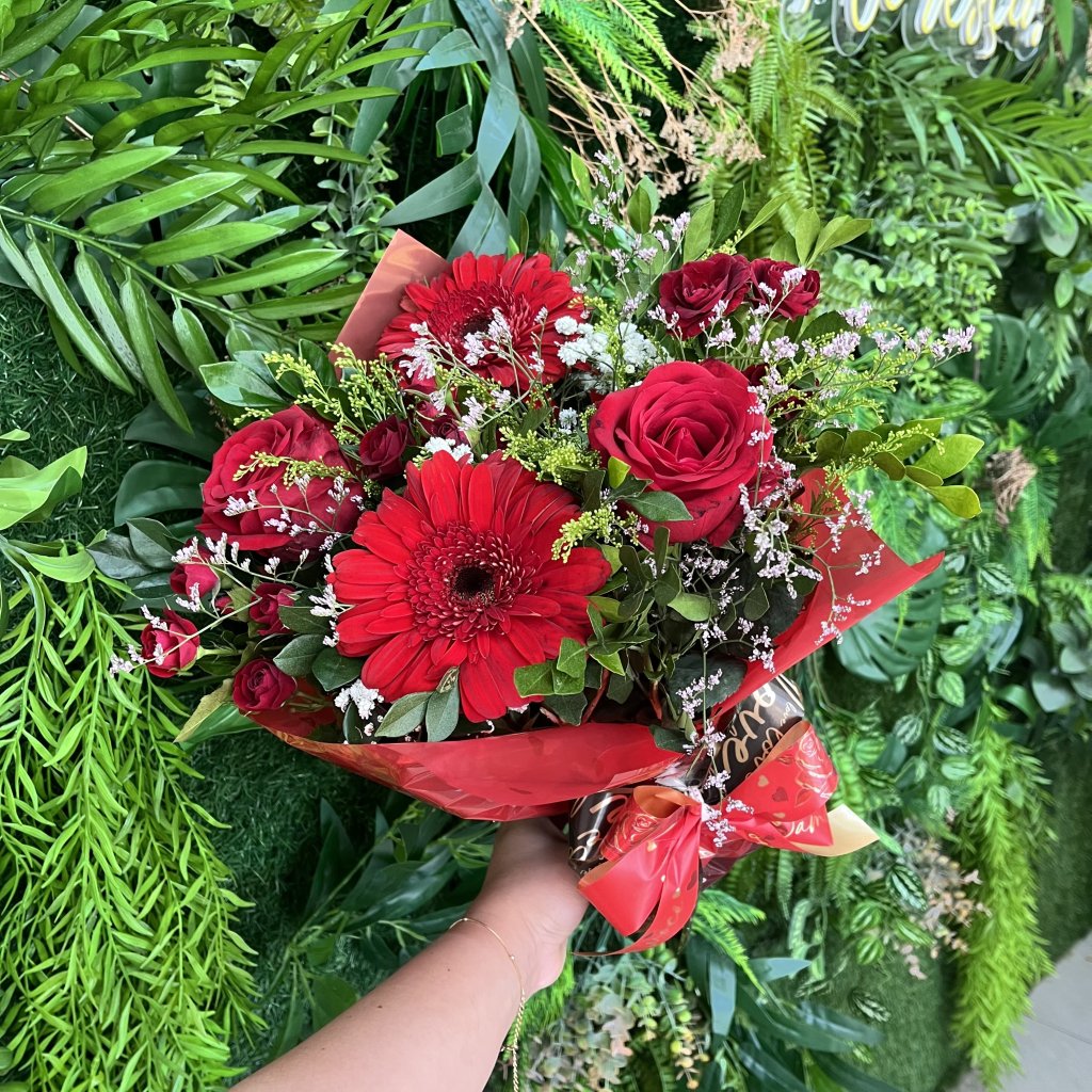 Floral Mix de Flores Vermelhas 