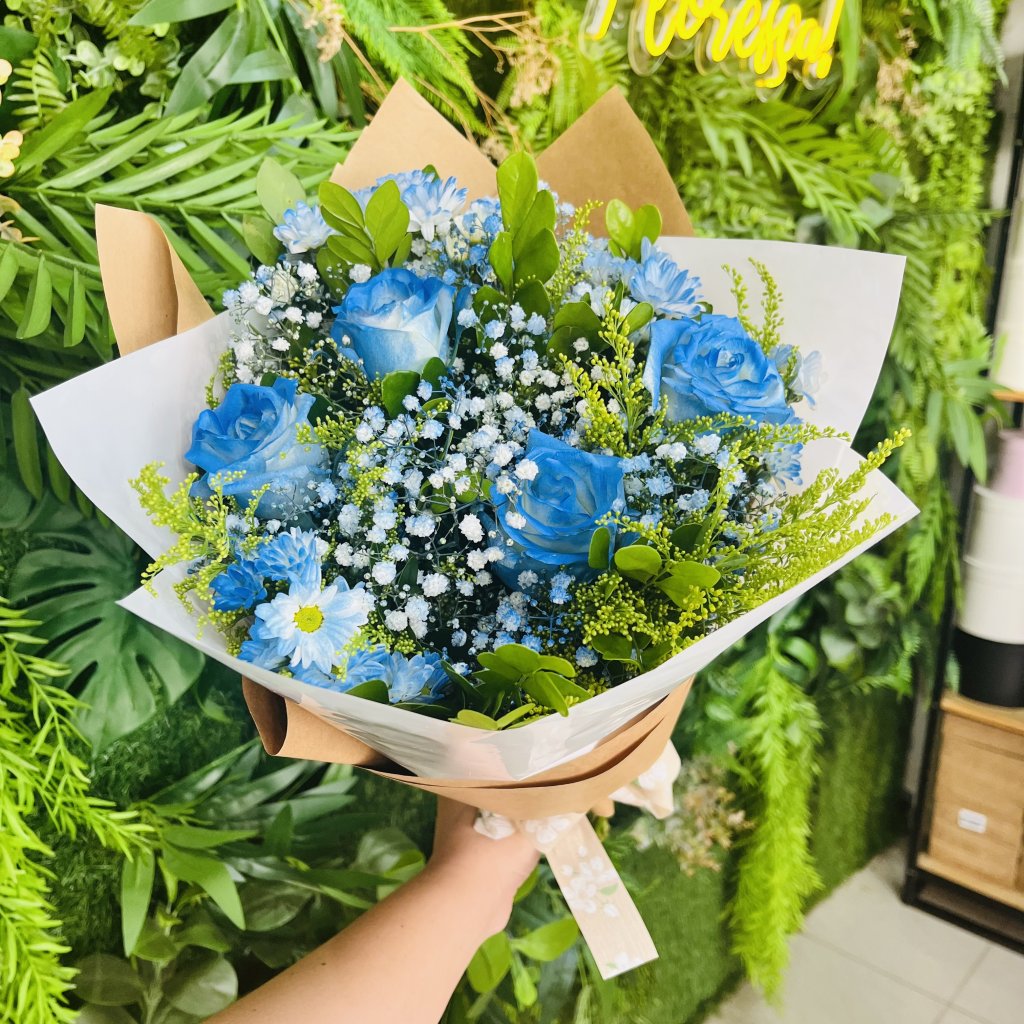 Ramalhete com flores azuis 