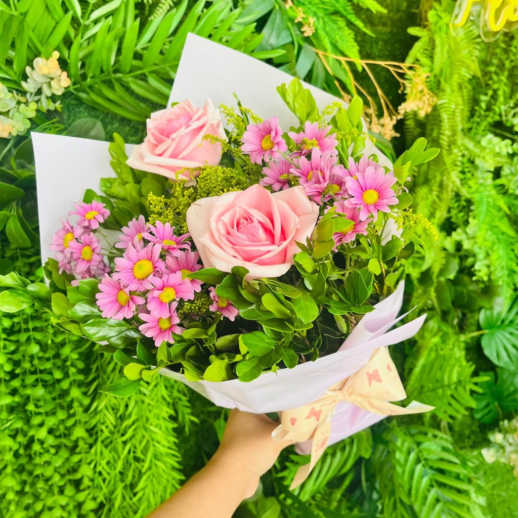 Floral com 2 Botões Rosa e Margaridas