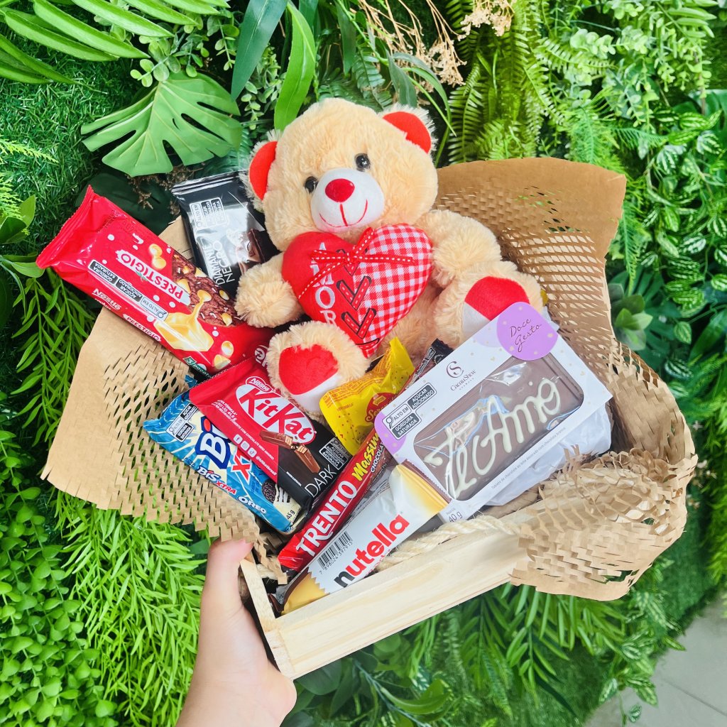 Cesta com Urso e Chocolates Diversos 