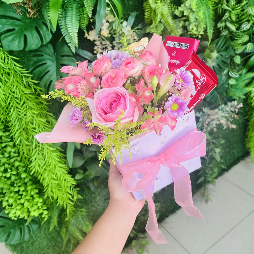 Box com Flores e Chocolates  