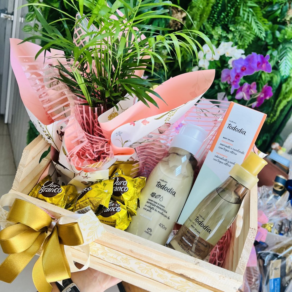 Cesta Com Perfume e Hidratante 