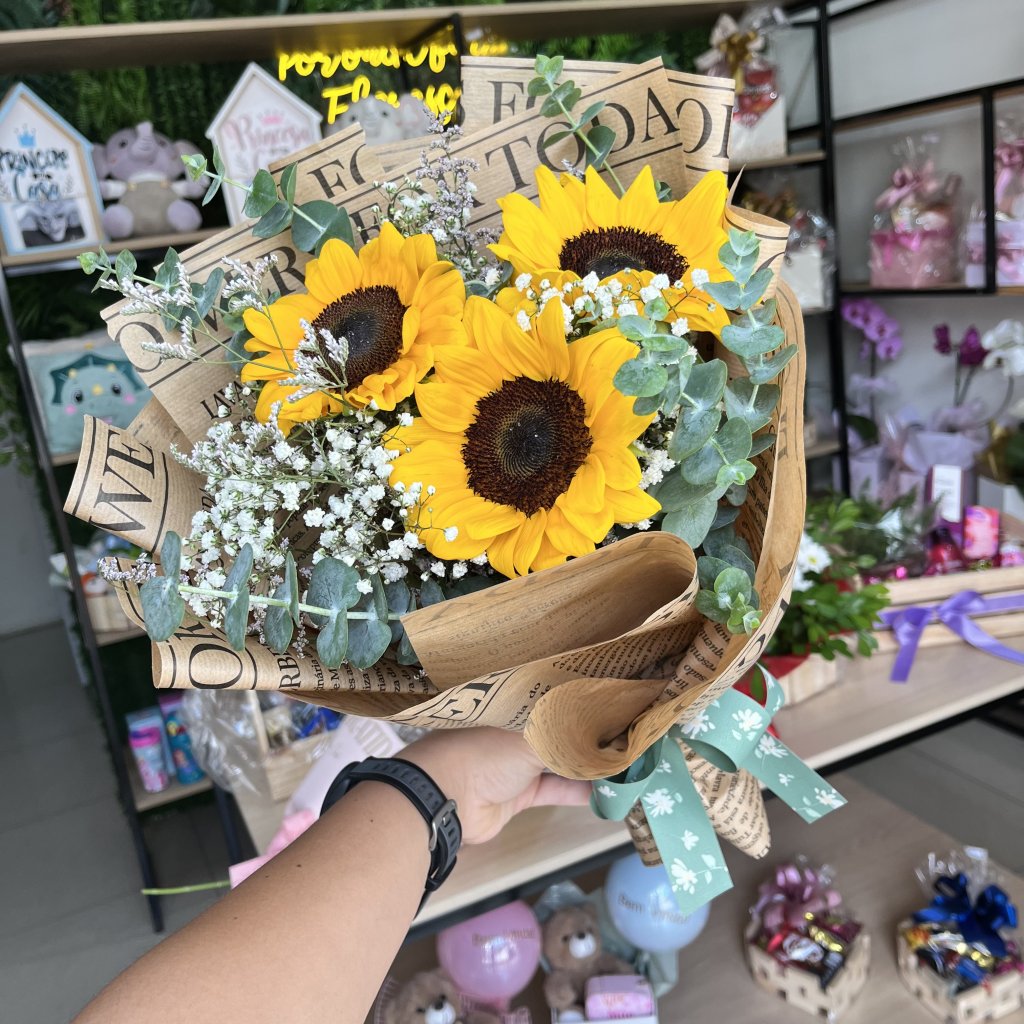 Ramalhete 3 Girassóis com Eucalipto 