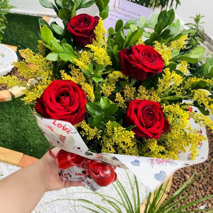 Floral com 4 Botões 