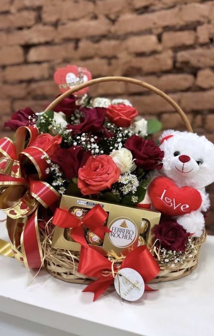 Cesta com rosas