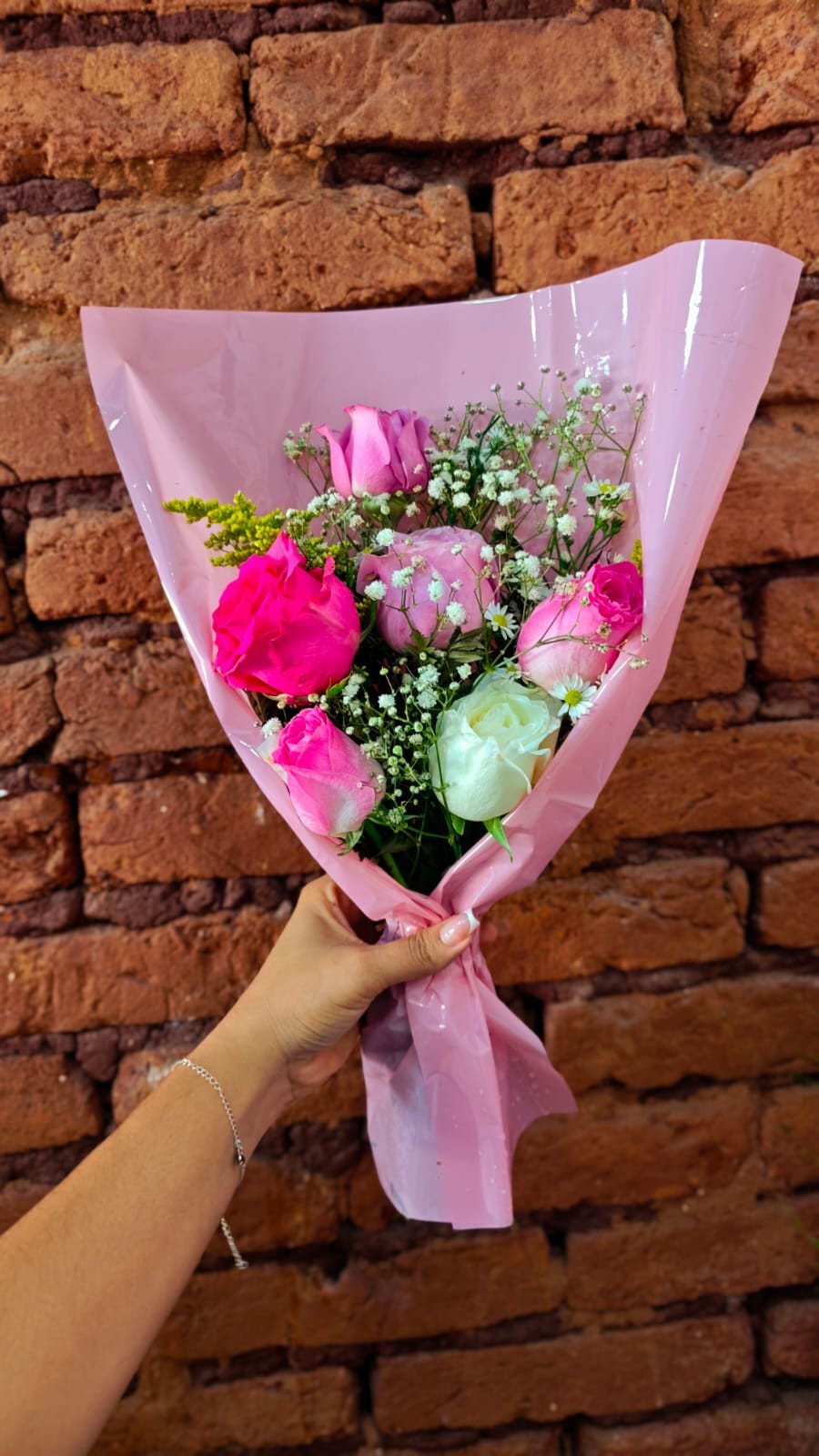 Buquê 6 rosas coloridas 