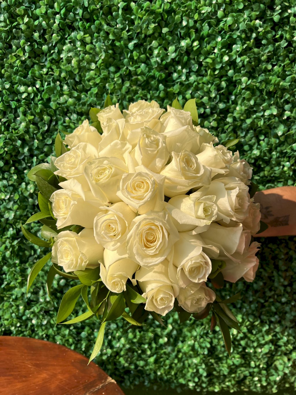 Buque de rosas brancas 