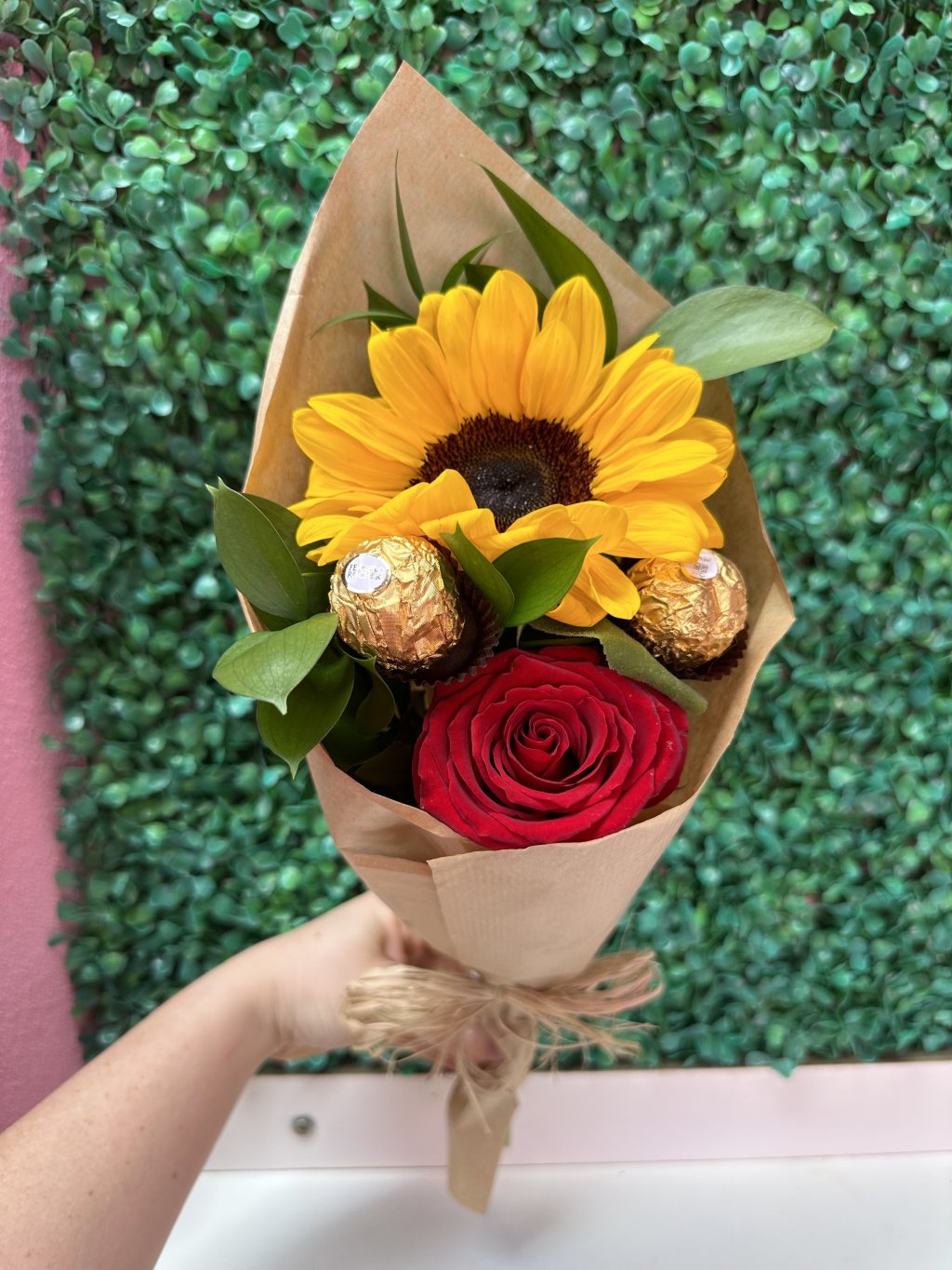 Mimo de rosa com girassol 