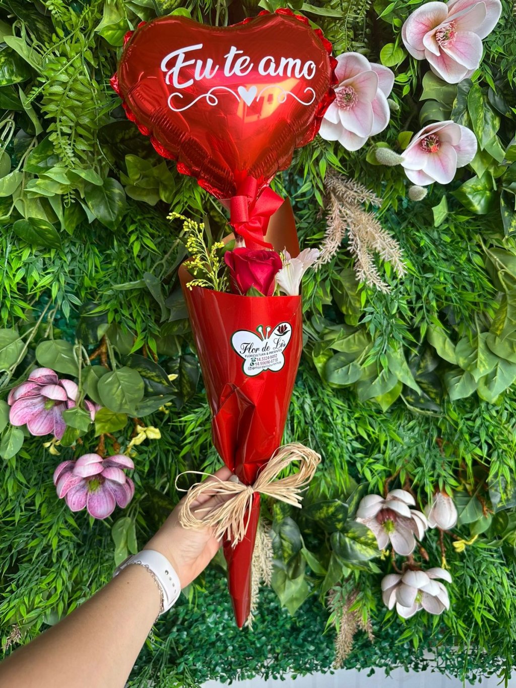 Buquezinho Vermelho Com Balão 🥰🌹