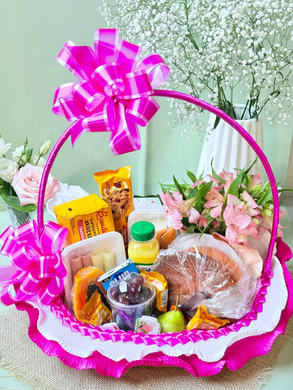 Cesta de café da manhã astromelia 🌸🍞