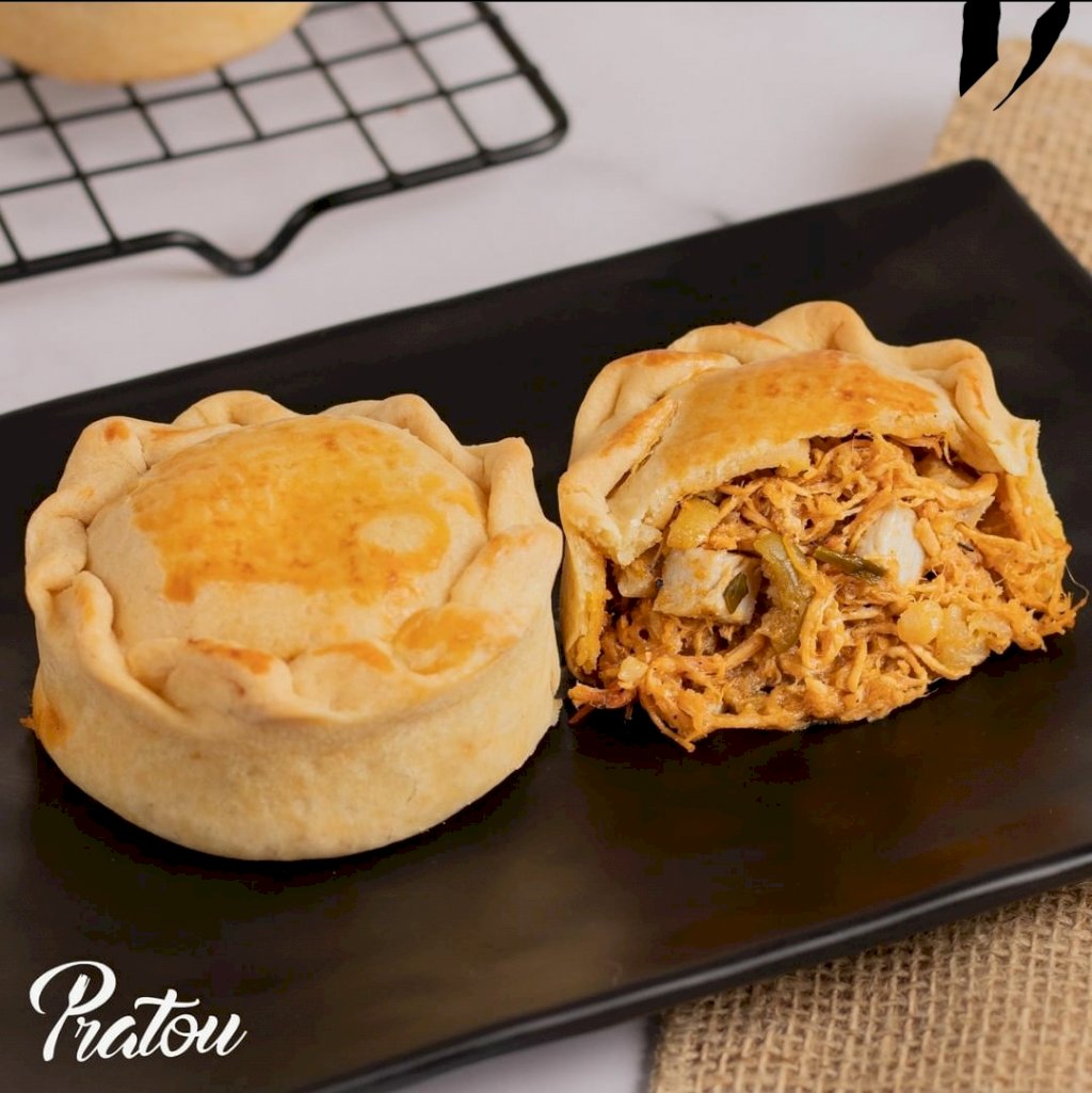EMPADADA DE FRANGO GRANDE BANDEJA 4 UNIDADES PRATOU 450G