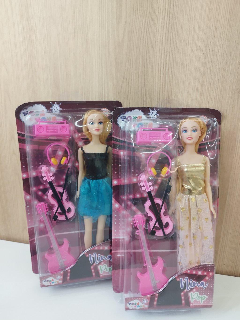 BONECA NINA POP C/ ACESSÓRIOS 