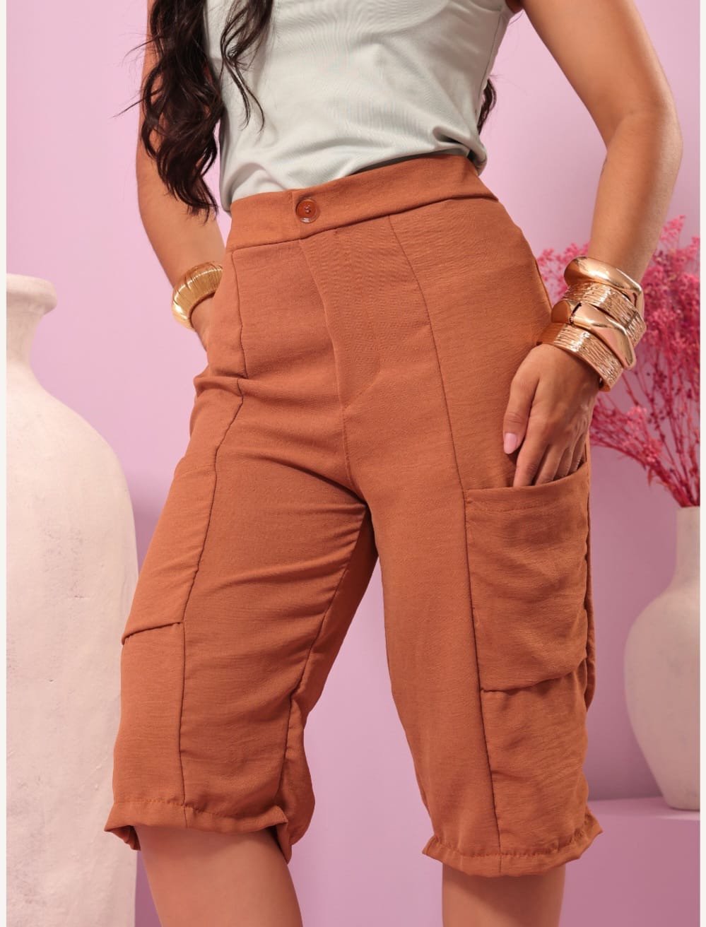 Calça Pantacourt bolso e Botão REF: 410