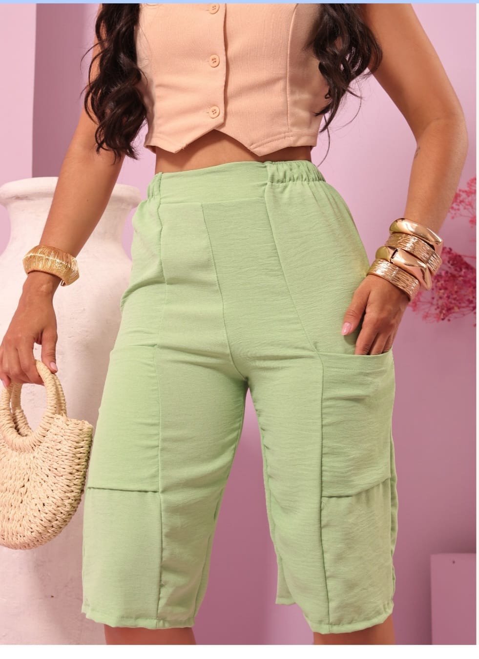 Calça Pantacourt bolso recorte REF: 450