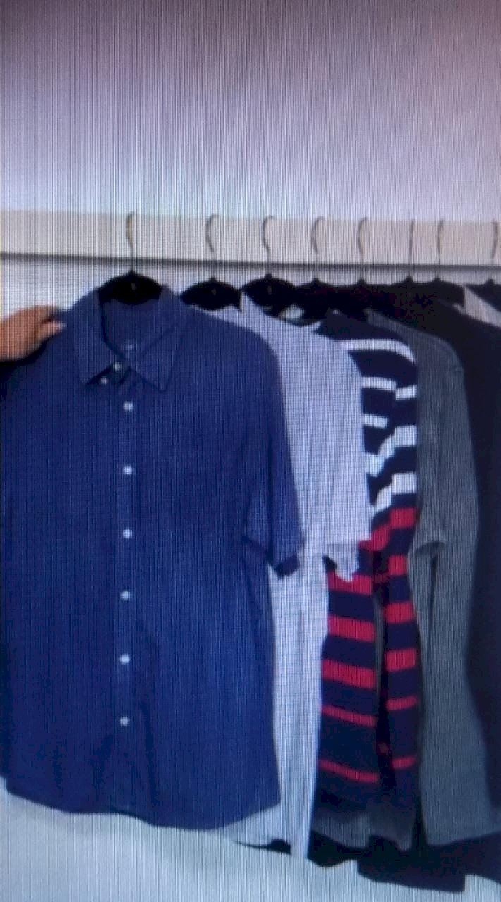 Lote GR2207 - Camisas e camisetas masculinas- 10 peças
