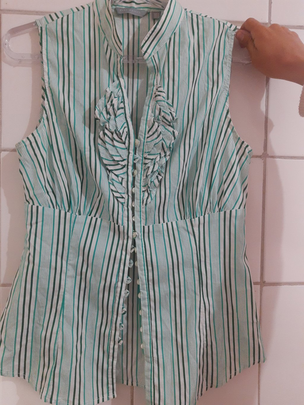 Lote MNK2211 - Regatas e Blusas - 18 itens
