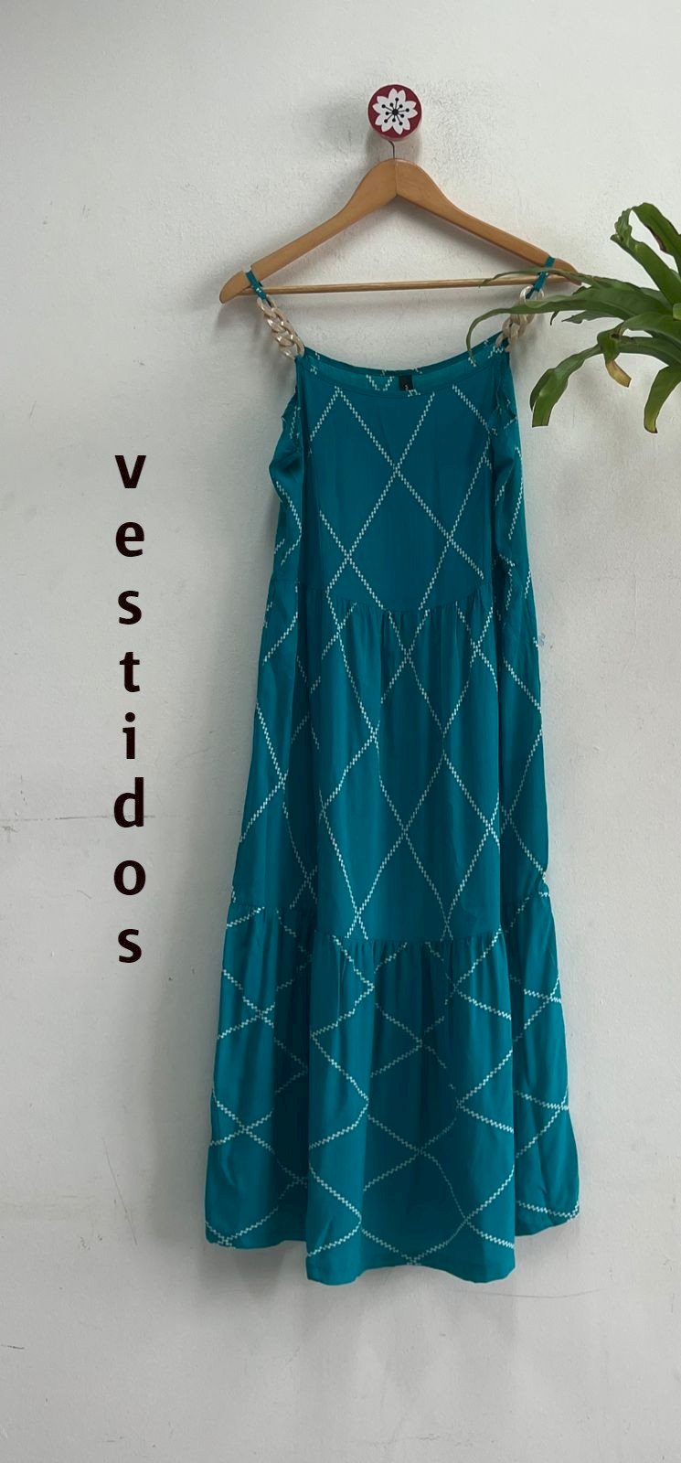 Lote MNK2218 - Vestidos - 16 peças