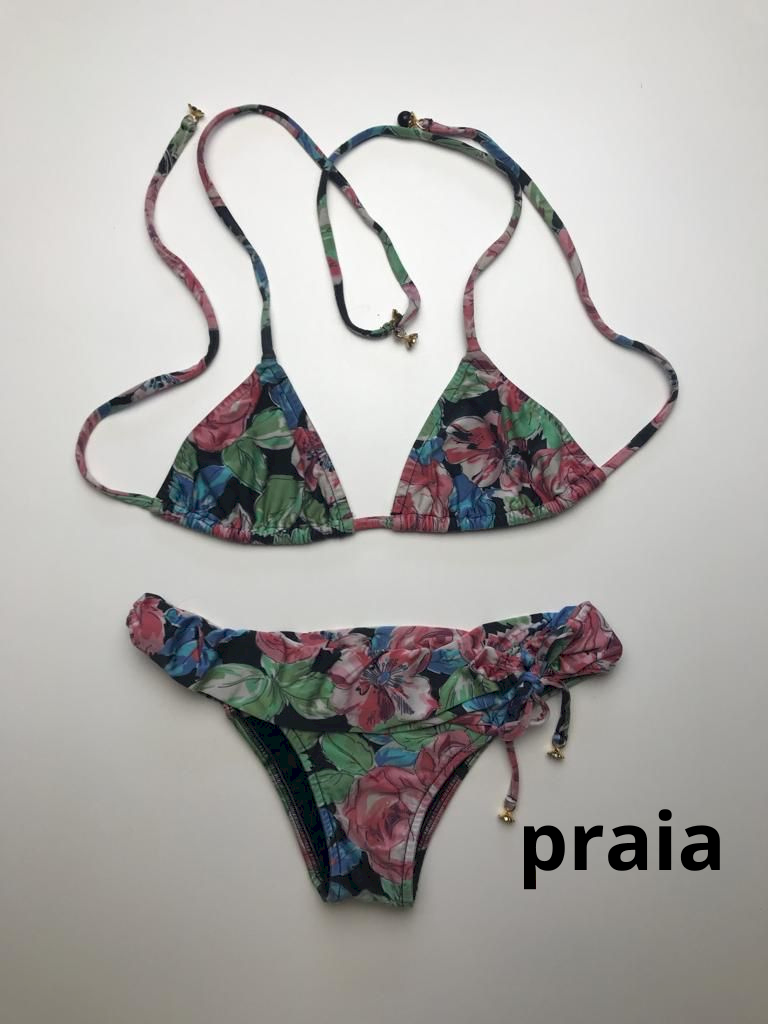 Lote GR0223 - Praia - 18 peças