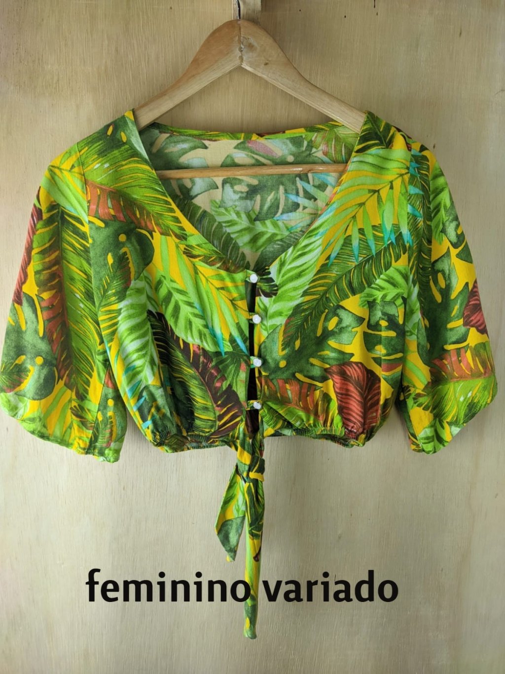 Lote IK1123 - Feminino variado - 24 peças