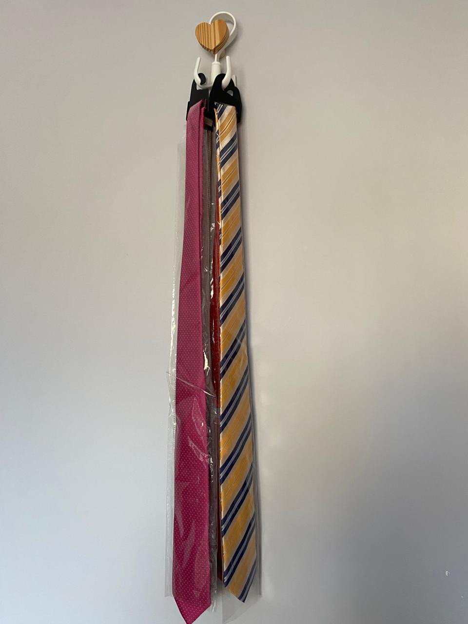 BVT2502 - lote com 6 gravatas nunca usadas