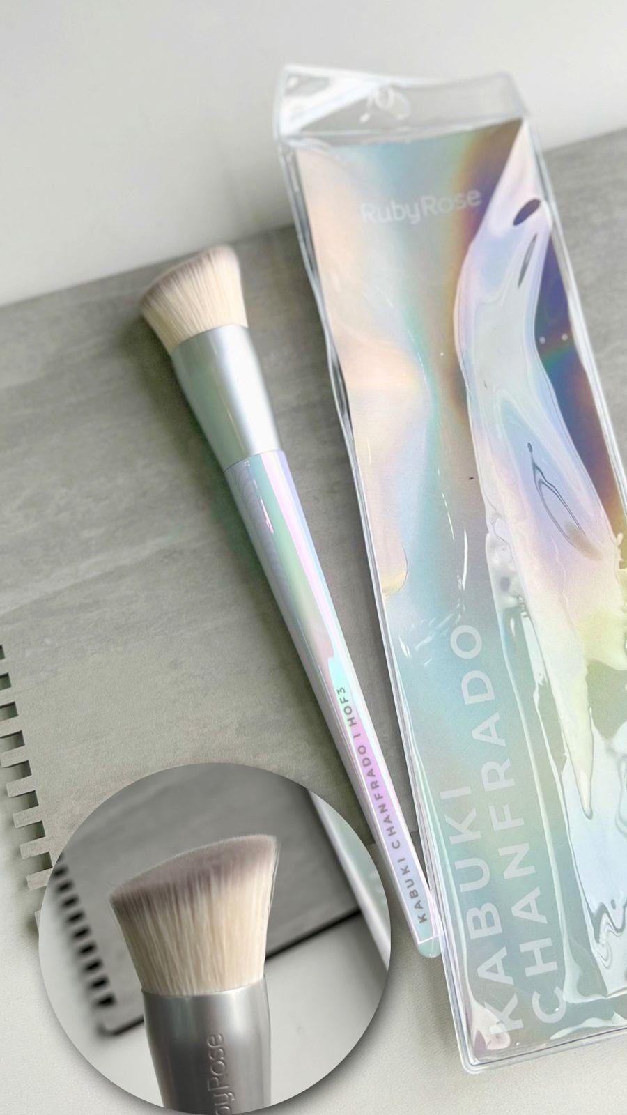 Pincel Kabuqui Chanfrado F3 - Ruby Rose 