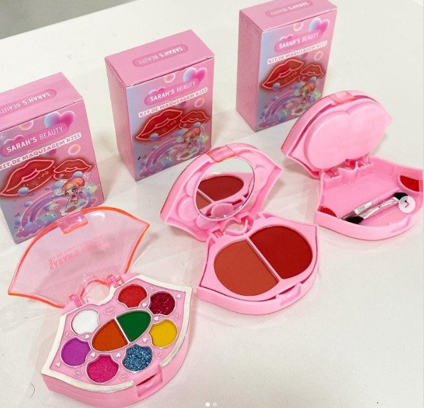 Kit De Maquiagem Kiss Infantil - Sarah Beauty