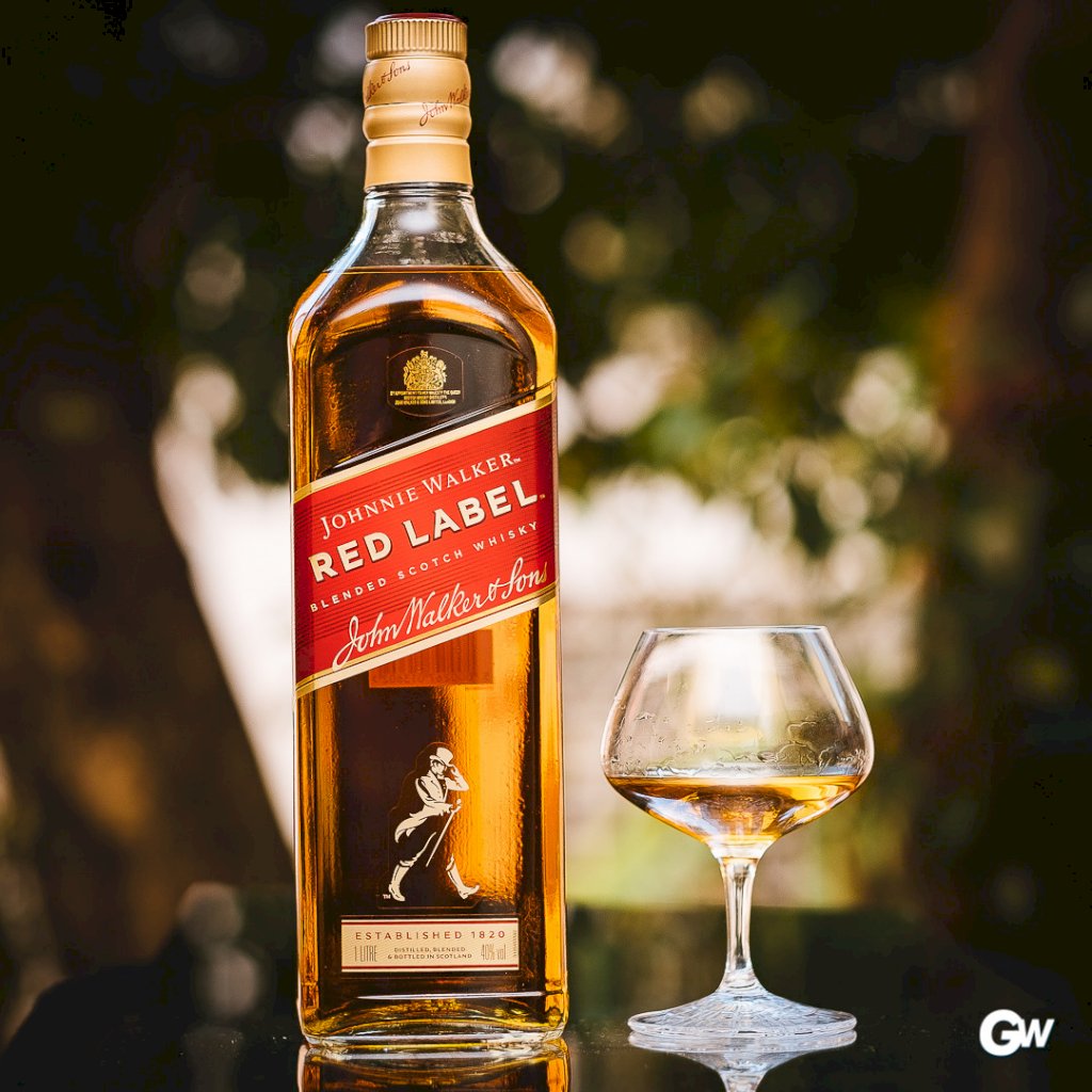 3 UNDS WHISKY JOHNNIE WALKER RED LABEL 1L *SEM ESTOJO*