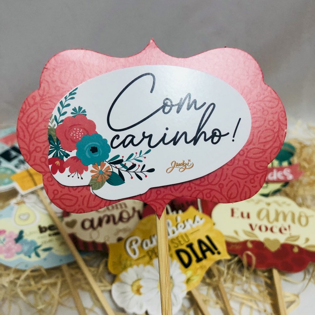 Placa em papelão “ Com carinho!”